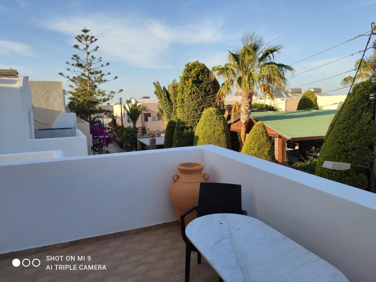Leonidas Apartments Камари Экстерьер фото