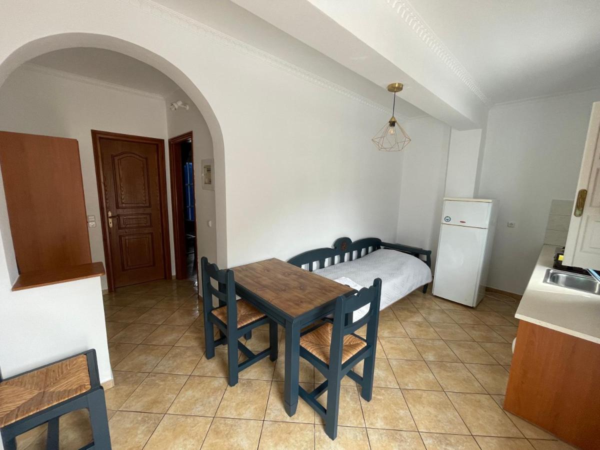 Leonidas Apartments Камари Экстерьер фото